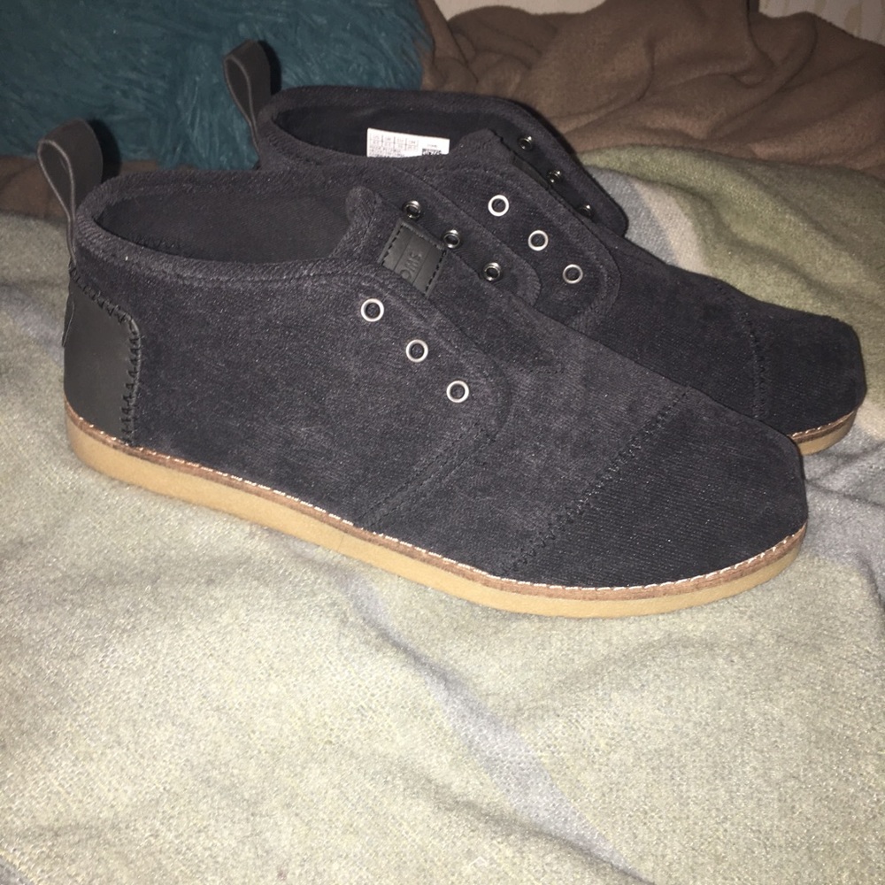 Women’s TOMS bota booties!